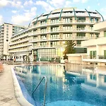 Beachfront Pool & Sea View Stduio In Berlin ヴァルナ