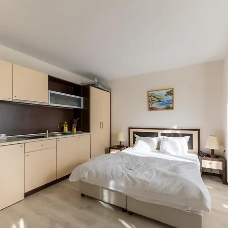 Apartmán Beachfront Pool & Sea View Stduio In Berlin Varna