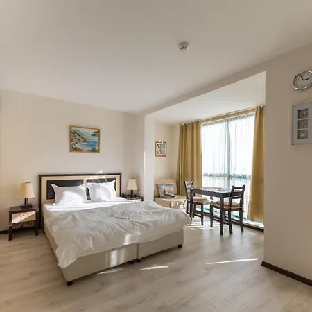 Beachfront Pool & Sea View Stduio In Berlin Daire