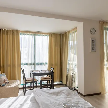 Beachfront Pool & Sea View Stduio In Berlin * Varna