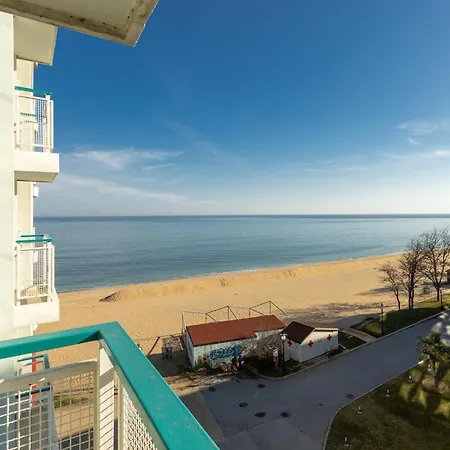 Beachfront Pool & Sea View Stduio In Berlin * Varna